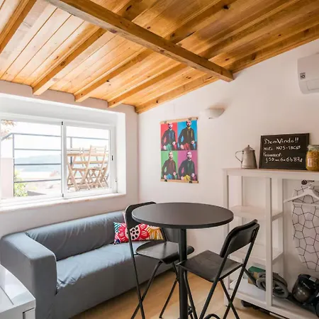 Apartamento Ensoleillé Avec Terrasse Proche D'amoreiras *