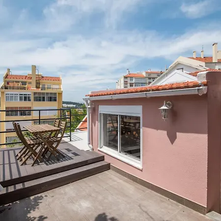 Apartment Ensoleille Avec Terrasse Proche D'amoreiras Lissabon